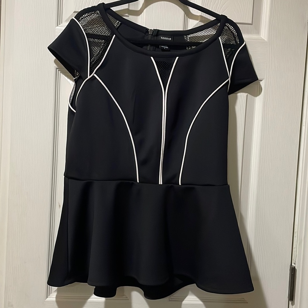 Torrid top, black peplum